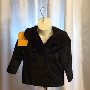 Crushed velvet look jacket w/fur collar in large